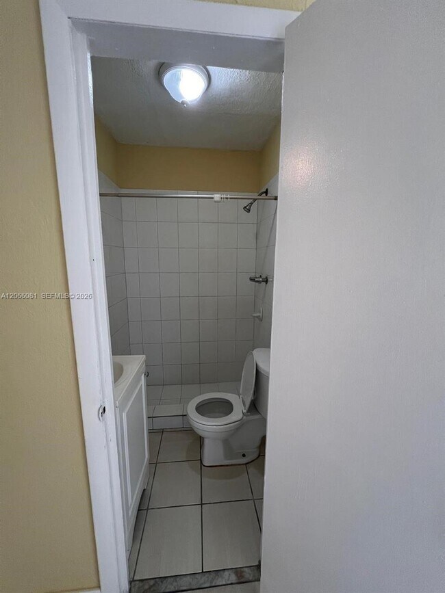 Foto del edificio - 1625 NW 35th St