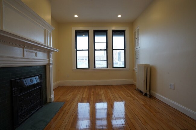Foto del edificio - Harvard & Commonwealth 2bd/2ba