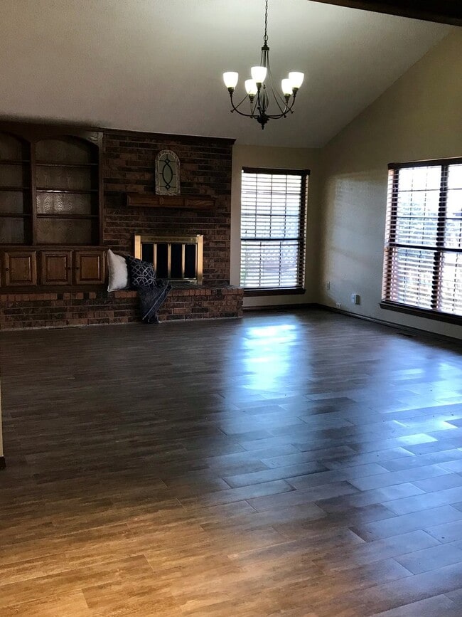 Photo - Beautiful Rental in Summerfield House