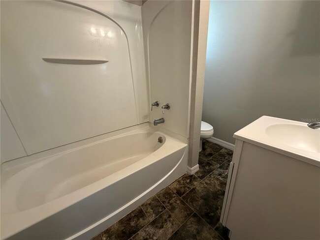 Building Photo - 18 E Golf Links Ave