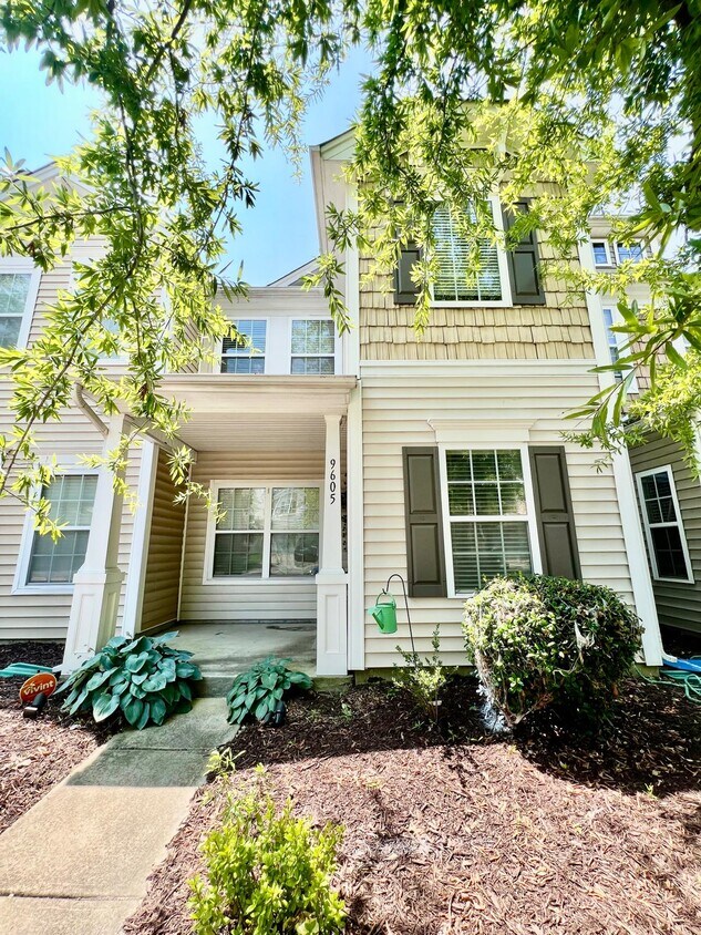 Foto principal - 9605 Turning Wheel Dr