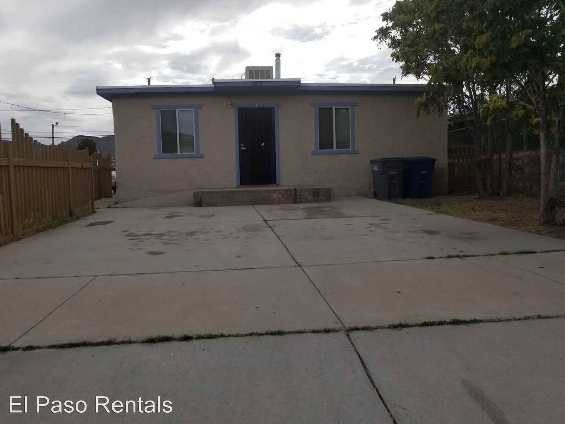 Primary Photo - 8815-8817 Lawson Dr # C