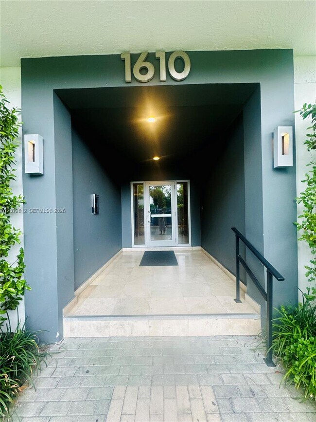 Foto del edificio - 1610 Lenox Ave.