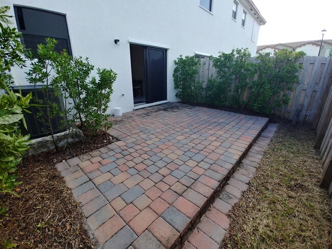 Building Photo - 10391 NW 88th Ter