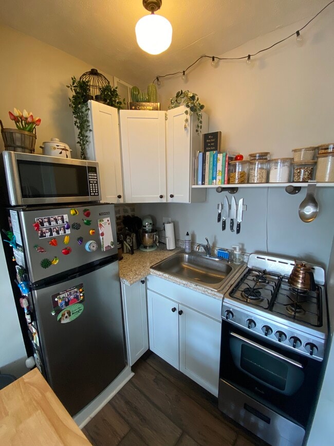 Kitchen - 103 E. 9th Street