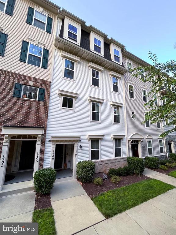 Foto del edificio - 1707 Fieldstone Ct