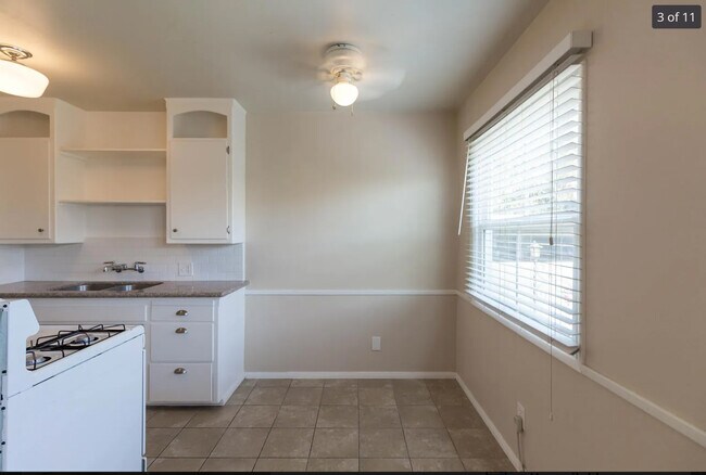 Foto del edificio - 10230 Silverton Ave