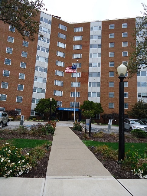 Photo - 11850 Edgewater Dr Apartment