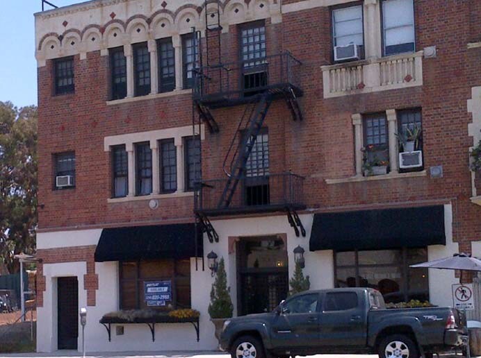 Building Photo - 562-564 N Larchmont Blvd