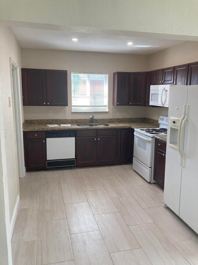 3231 SW 23rd Ct, Fort Lauderdale, FL 33312 House Rental in Fort