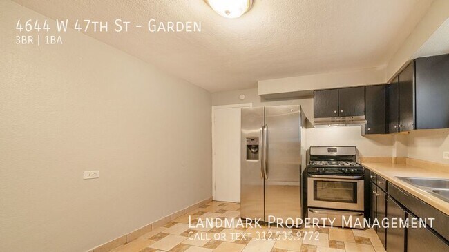Building Photo - 4644 W 47th St