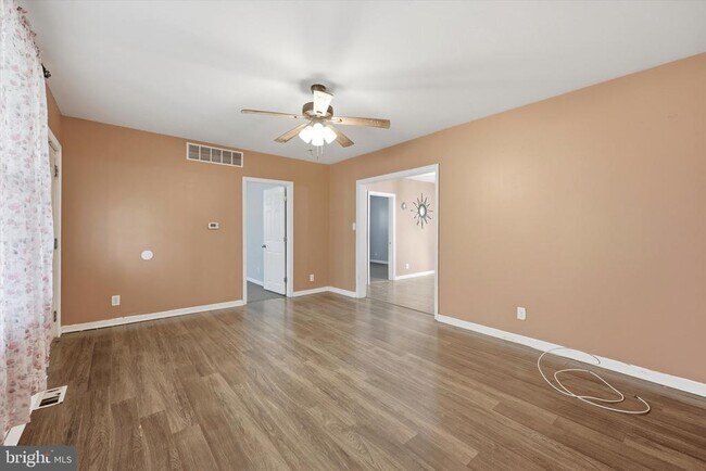 Foto del edificio - 334 N Oakland Ave