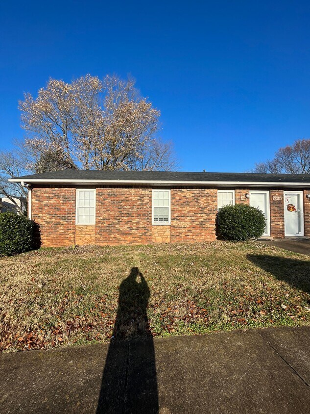 1307 Blue Lake Way, Bowling Green, KY 42104 Townhome Rentals in
