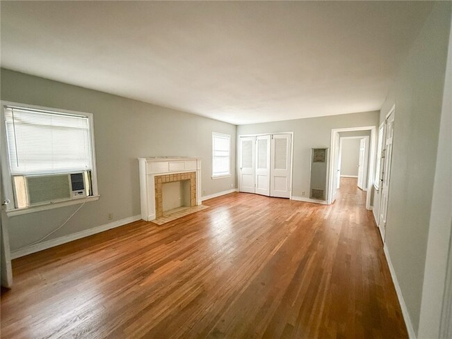 Building Photo - 250 Rosebud Ave