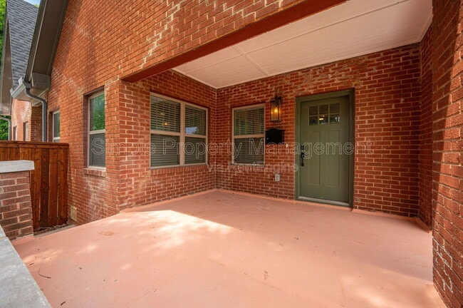 Building Photo - 516 NW 34th St