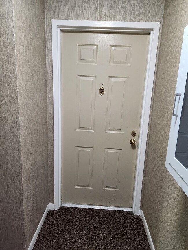 Building Photo - Great 2 bed 2 bath condo In Centerville