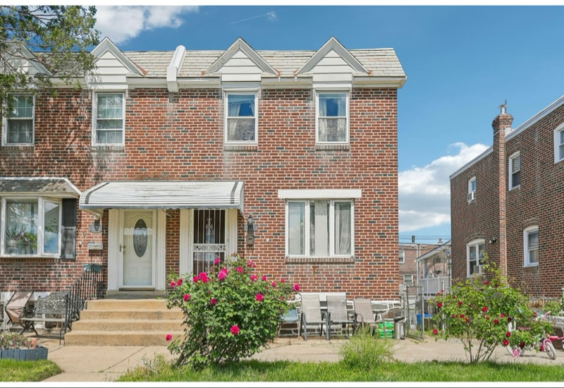 Primary Photo - 1131 Fanshawe St