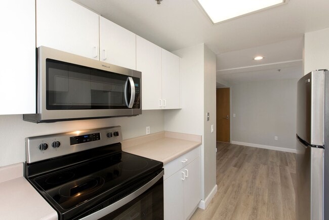 Building Photo - 988 Franklin St. #423