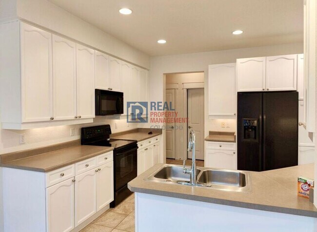 Foto del edificio - 2550 Winding River Dr