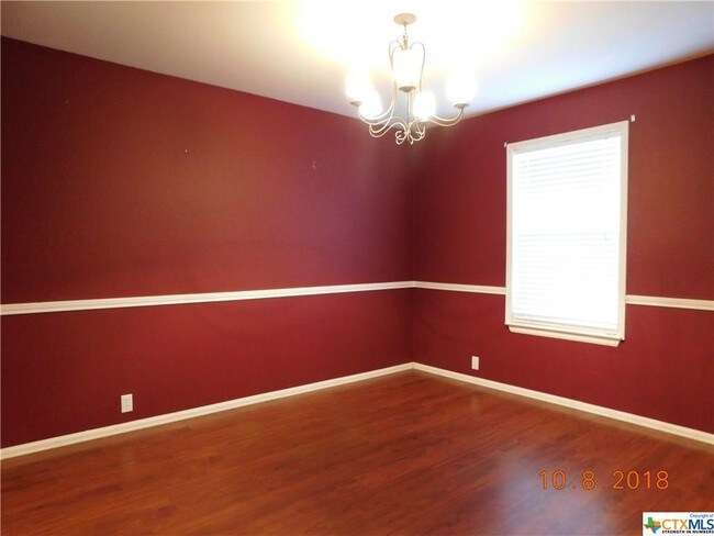 Foto del edificio - 1406 Sunflower Ln