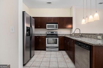 870 Mayson Turner Rd NW