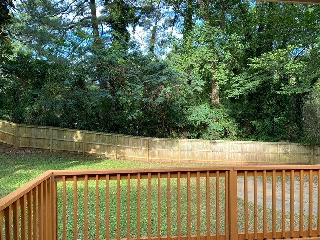 Building Photo - 3515 Tulip Dr