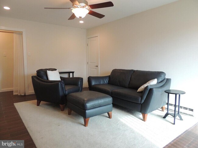 Foto del edificio - 612 N Shady Retreat Rd