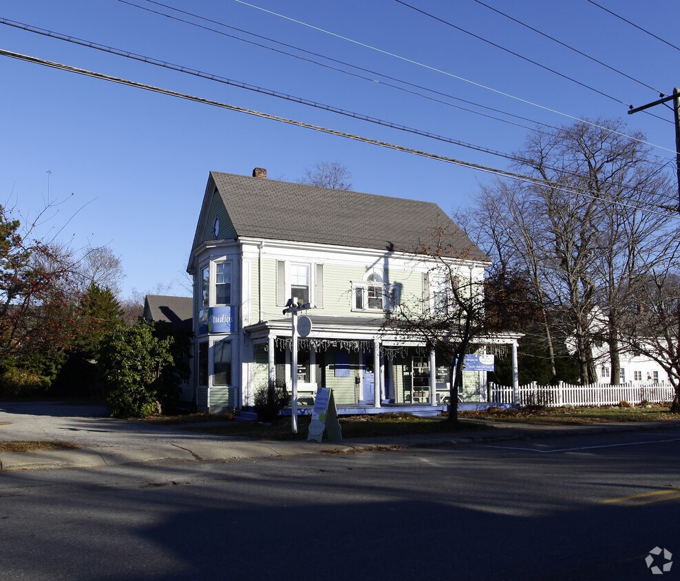 Building Photo - 352 Cottage Rd