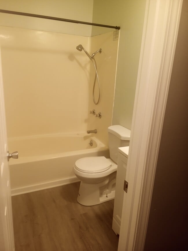 Building Photo - 715 ManApart