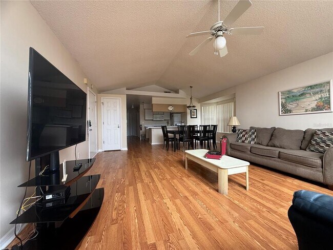 Foto del edificio - 2459 Sweetwater Club Cir