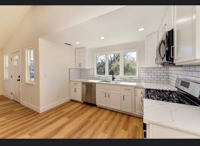 Building Photo - 4491 Buckeye Rd