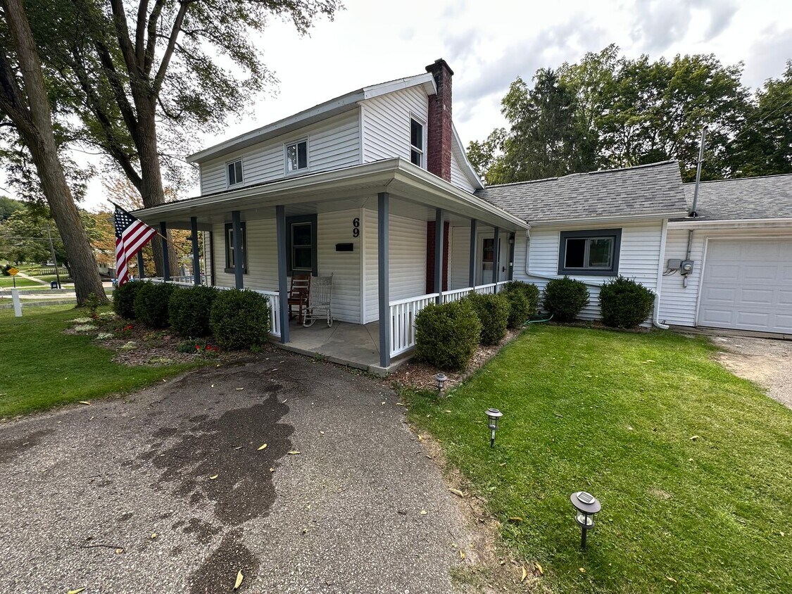 Foto principal - Rockford Schools! 3 Bedroom located Downtown