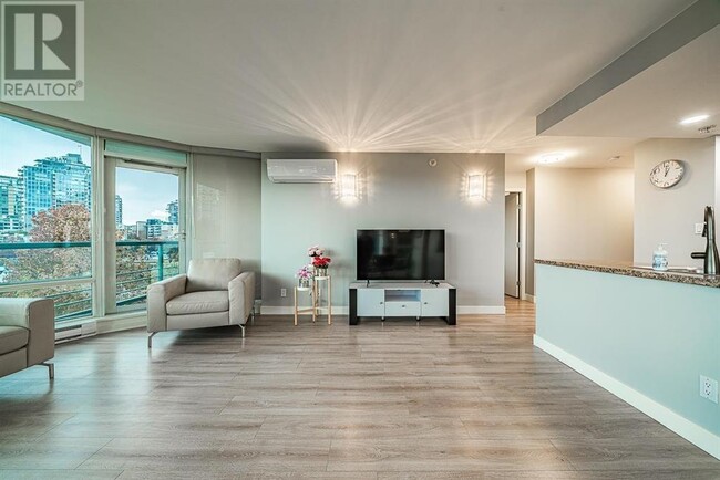Building Photo - 1067 Marinaside Crescent