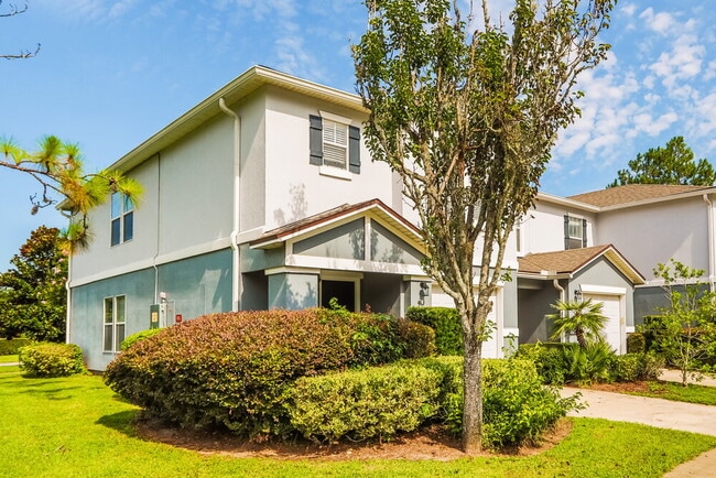 Building Photo - 899 Black Cherry Dr S