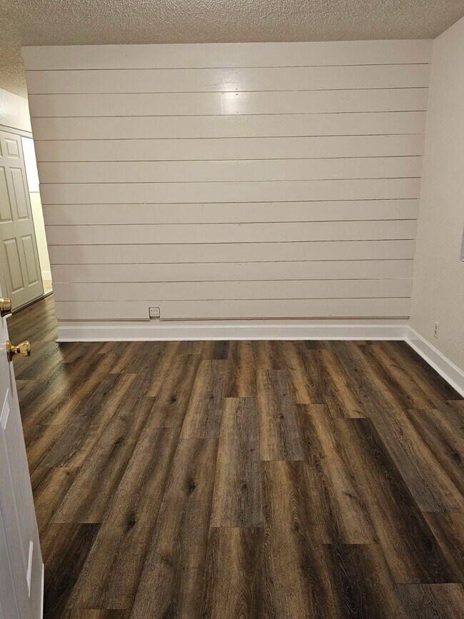 Foto del edificio - 207 E 116th Pl