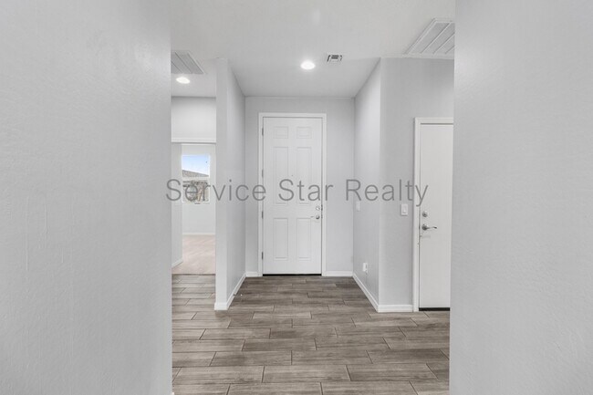 Building Photo - 5619 W Stargazer Pl