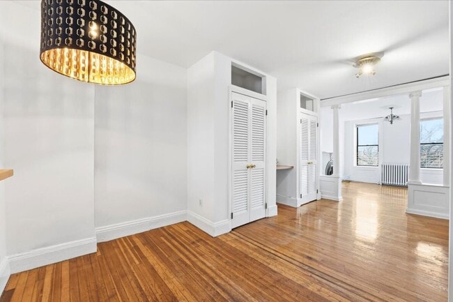 Building Photo - 262 Barrow St