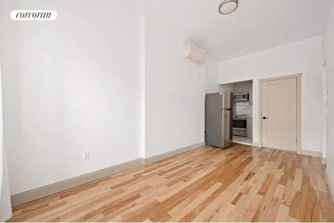 Foto del edificio - 47 W 71st St