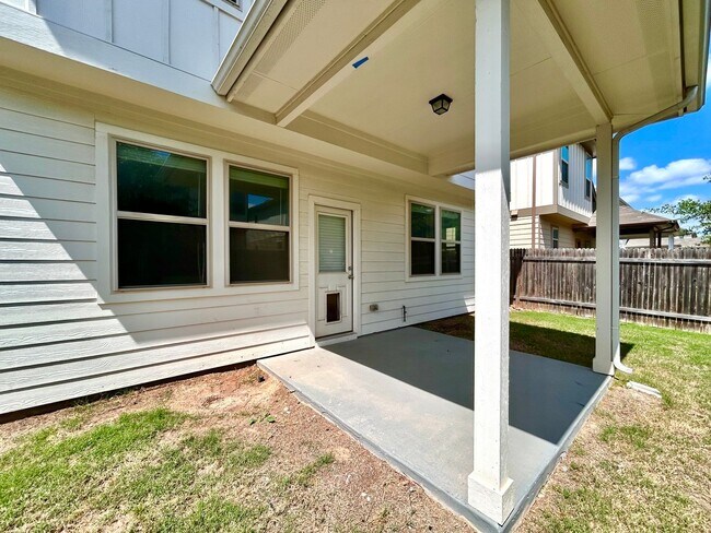 Foto del edificio - 11909 Mercantile Ln