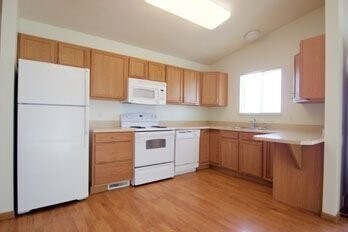 Foto del edificio - 800 W 25th St