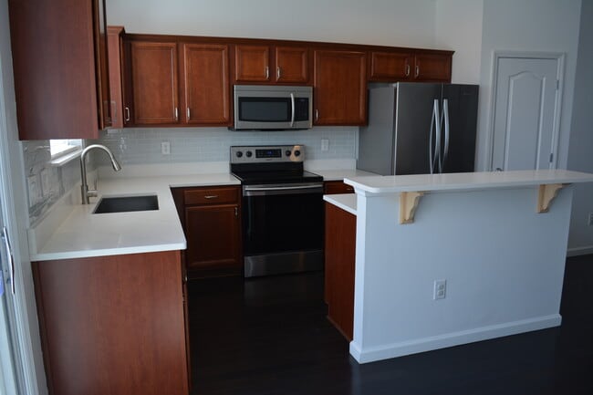 Building Photo - 8828 Shell Island Dr