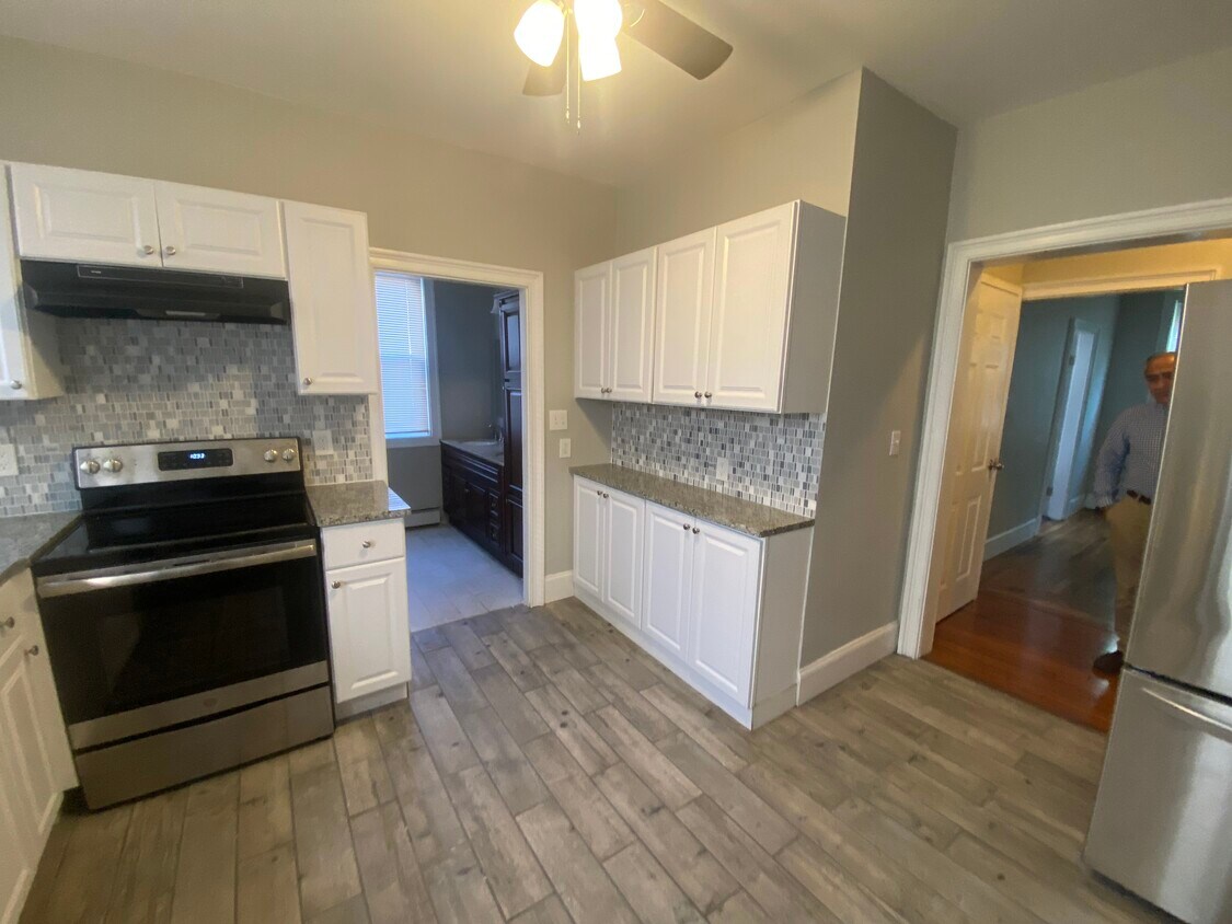 Foto principal - 332 Williams St