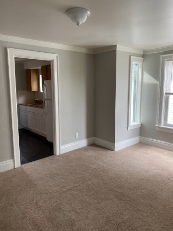 14 Myron Ave, Kenmore, NY 14217 Room for Rent in Kenmore, NY