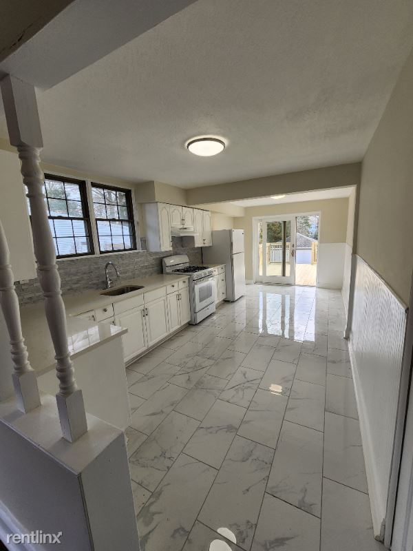 Building Photo - 4 br, 2.5 bath House - 131 Watkins Ave