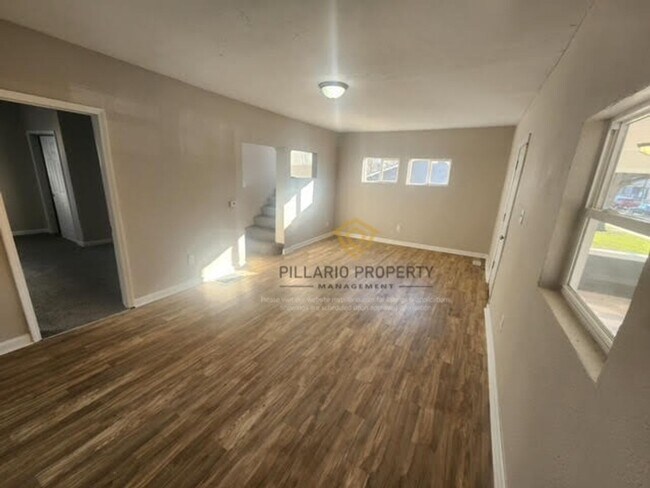 Foto del edificio - Woodruff Place 4 Bedroom / 1.5 Bath Home!