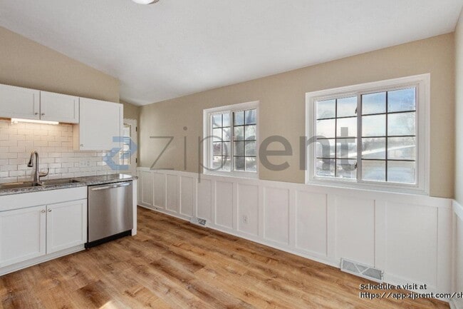 Building Photo - 10017 Sprague St