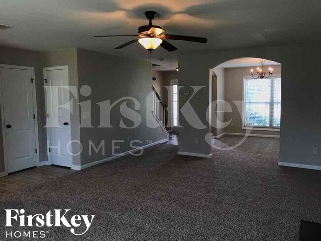 Building Photo - 260 Village Broad St