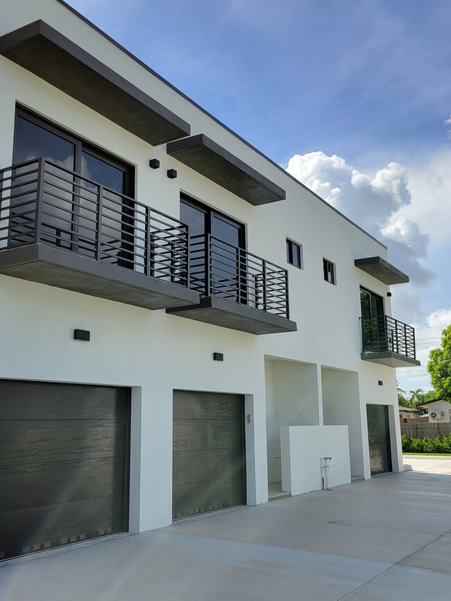 Photo - 4140 SW 18th St Townhome