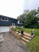 Building Photo - 303 Melody Ln