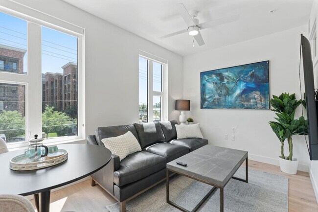 Building Photo - 320 N 490 W